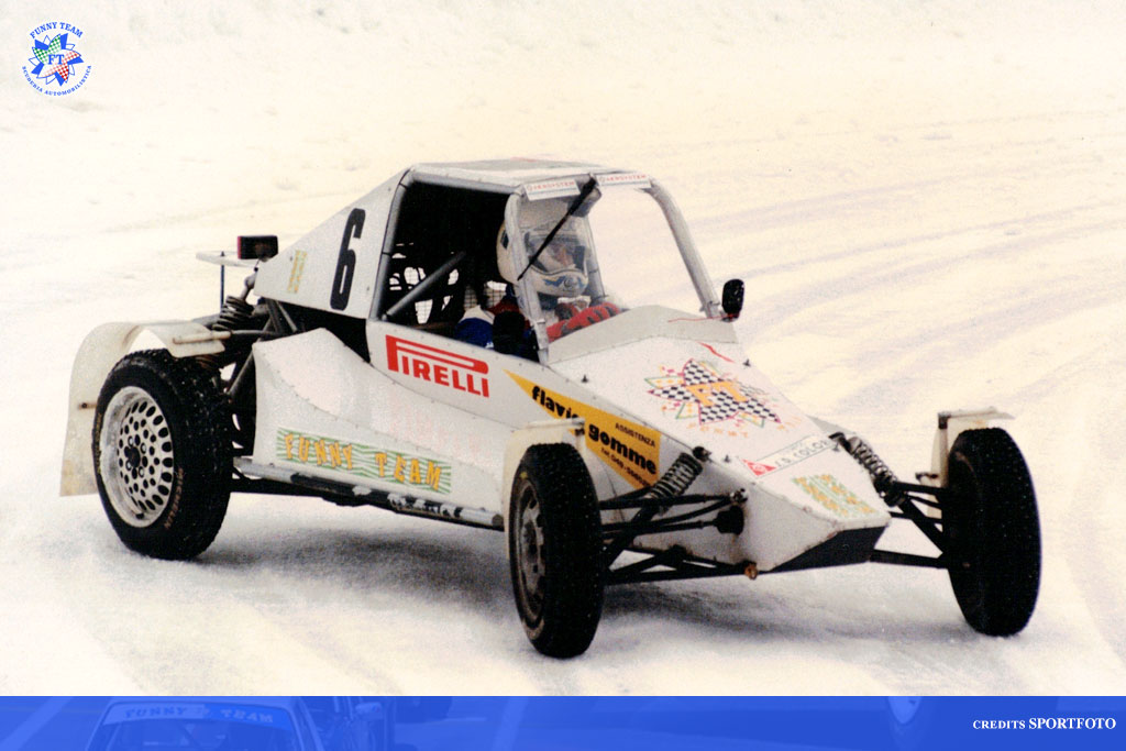 L'ex presidente di Funny Team, Flavio Zoccarato, in azione, nel 1996, sulla neve di Gallio